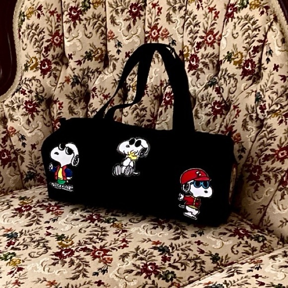 One of A Kind Cartoon Themed Full Zippered Wrist Carry Bag  With Pockets - Picture 8 of 10